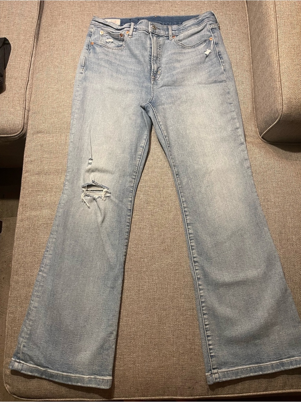 GAP High Rise ’70s Flare Jeans 32 14R Light Wash Distressed Y2K